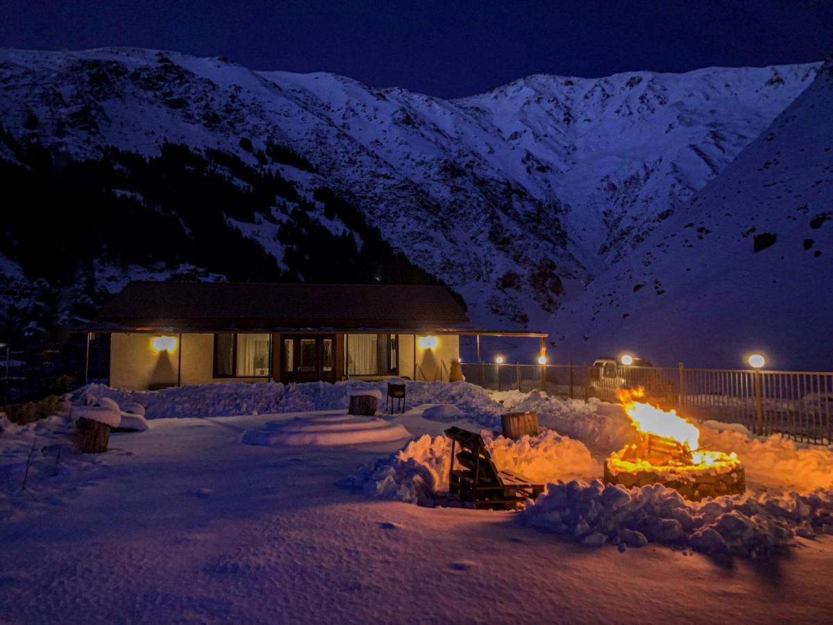 Januka Garden At Sno Villa Kazbegi Ngoại thất bức ảnh